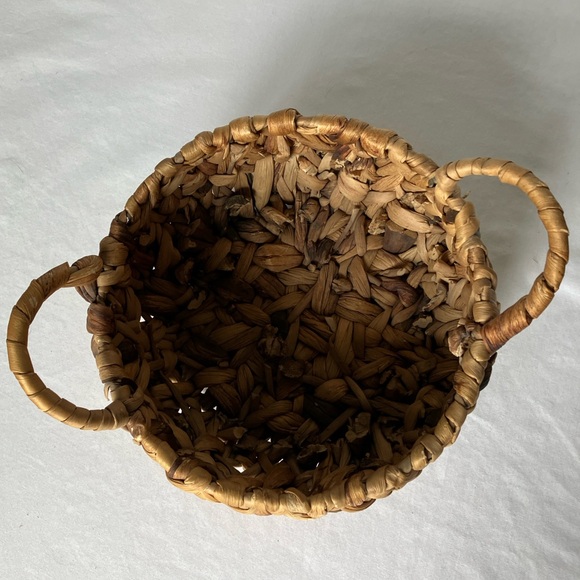 woven basket round with handles hyacinth rattan decor - Picture 5 of 13